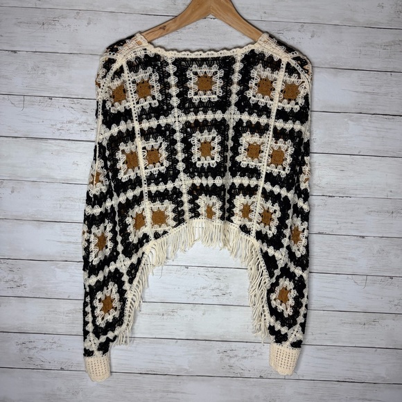 Boho Crochet Knit Granny Square Fringe Hem Cropped Poncho Sweater - Picture 2 of 3